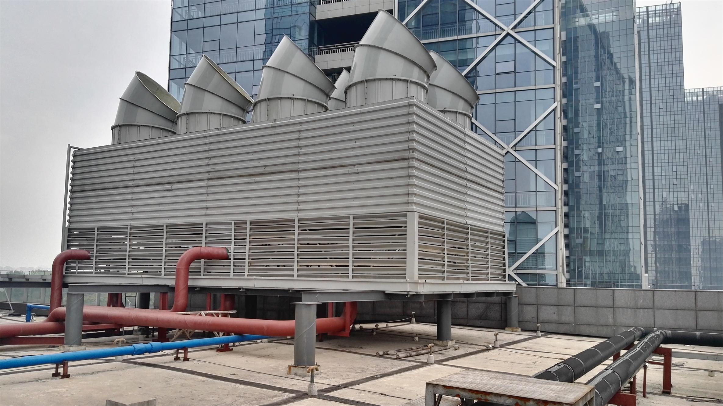 Counter - current ultra - low noise cooling tower